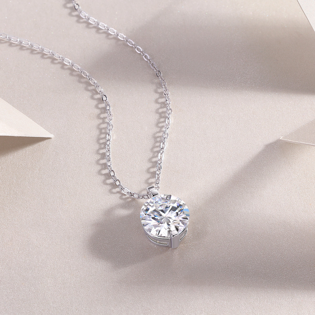 Time Lasts - A Fashionable And Luxurious Diamond Jewelry Pendant Set With 2-carat, 3-carat And 5-carat Moissan Diamonds, S925 Sterling Silver And Platinum Plating