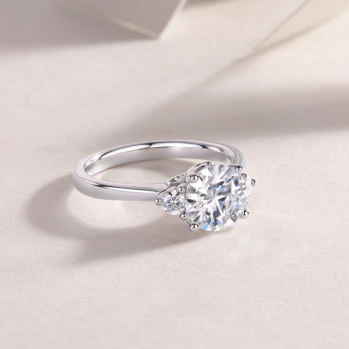 Starry Night Brilliance - A Fashionable And Luxurious Jewelry Piece Set With 2-carat Moissan Diamond S925 Sterling Silver And Platinum-plated Diamond