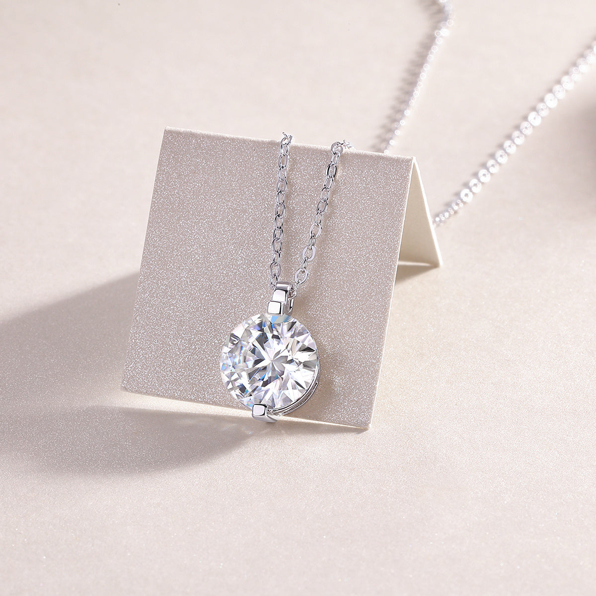 Time Lasts - A Fashionable And Luxurious Diamond Jewelry Pendant Set With 2-carat, 3-carat And 5-carat Moissan Diamonds, S925 Sterling Silver And Platinum Plating