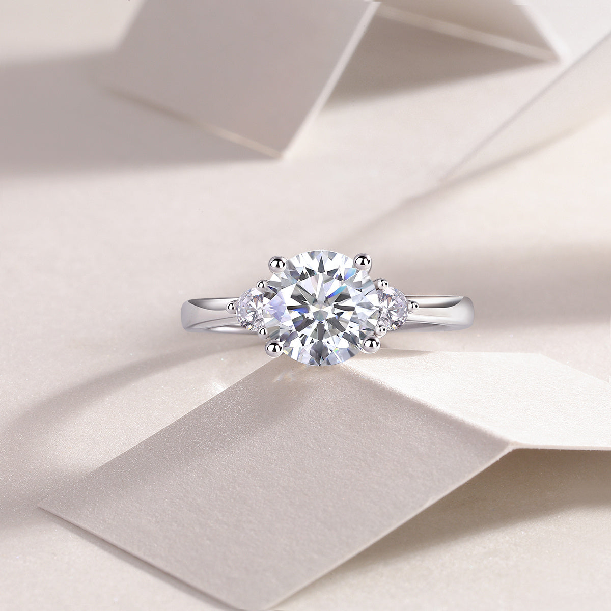 Starry Night Brilliance - A Fashionable And Luxurious Jewelry Piece Set With 2-carat Moissan Diamond S925 Sterling Silver And Platinum-plated Diamond